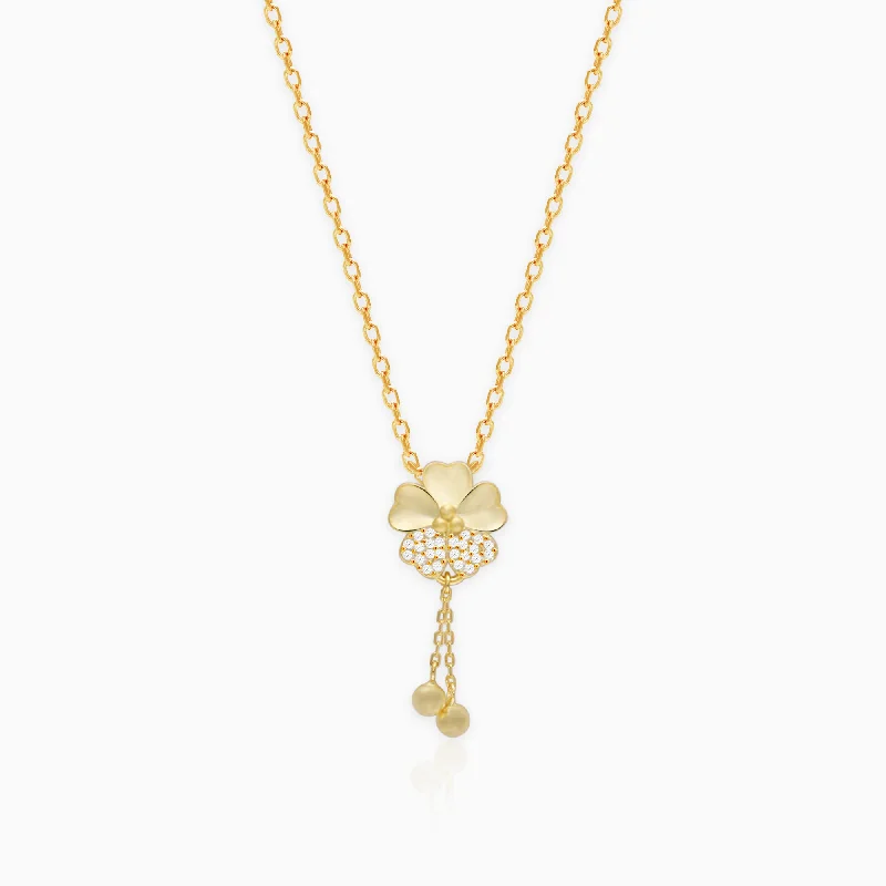 Best necklaces and pendants with floral designs for a feminine and elegant feel-Golden Clover Dangle Pendant with Link Chain