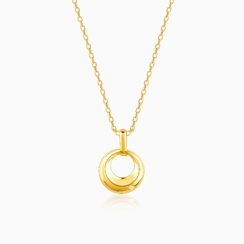 Best necklaces and pendants with opal and gold for a vibrant, luxurious contrast-Golden Halo Pendant with Link Chain