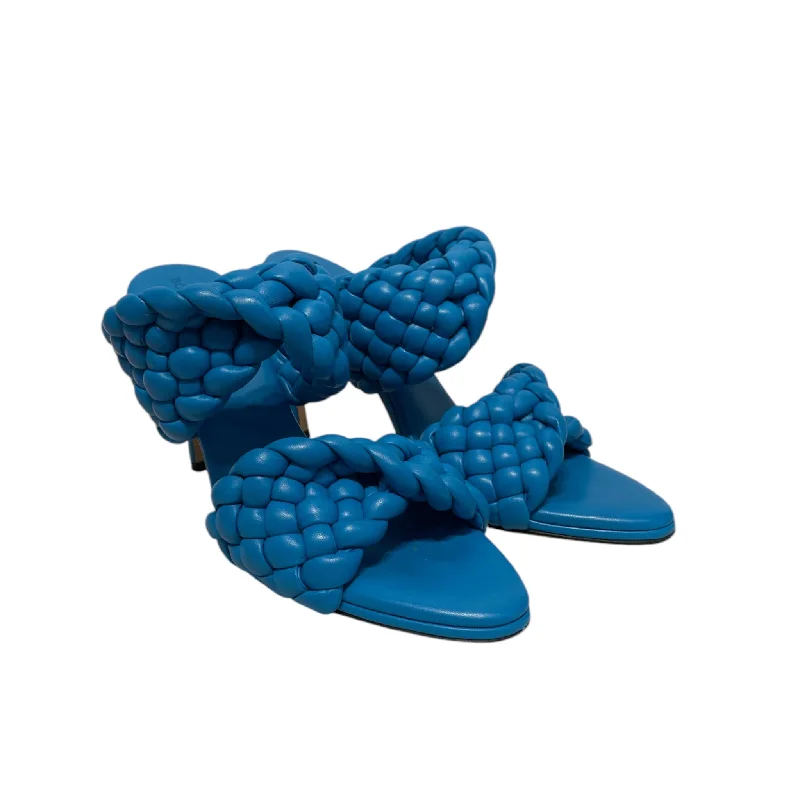 Elegant sandals for women with rhinestone detailing for glamorous summer parties-BOTTEGA VENETA/Heels/EU 39.5/Leather/BLU/Curve leather sandal (blue)