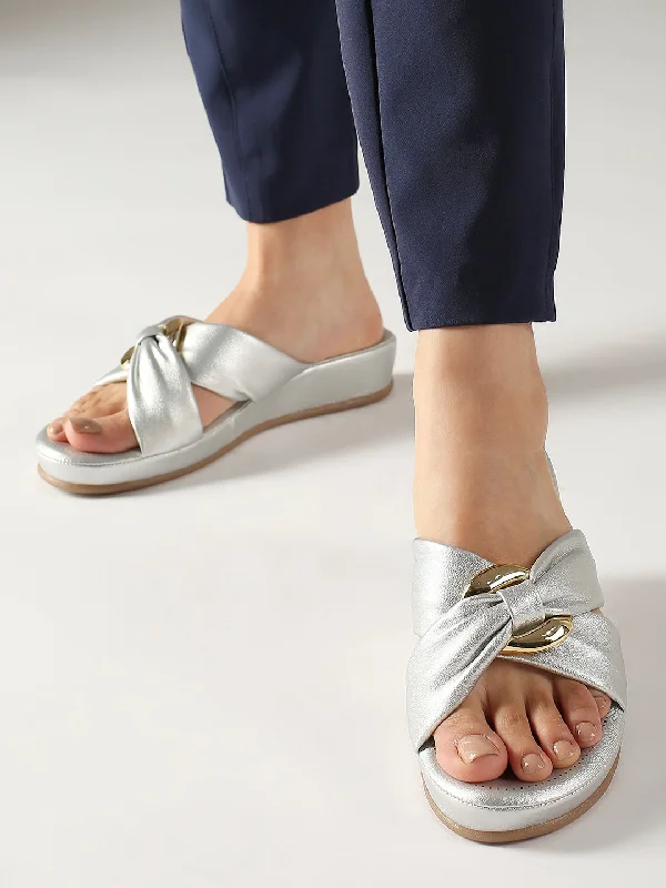 Casual sandals for men with open-toe design and soft leather upper-Women Silver Cross Strap Embellished Comfort Heels