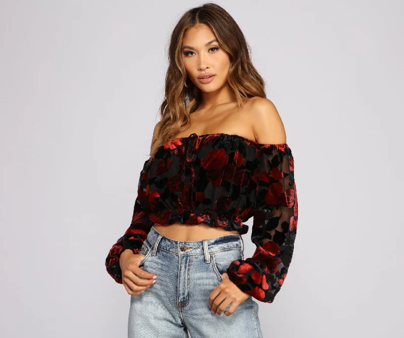 Color block crop top for women with bold contrasts and modern look-Floral Burnout Off The Shoulder Crop Top