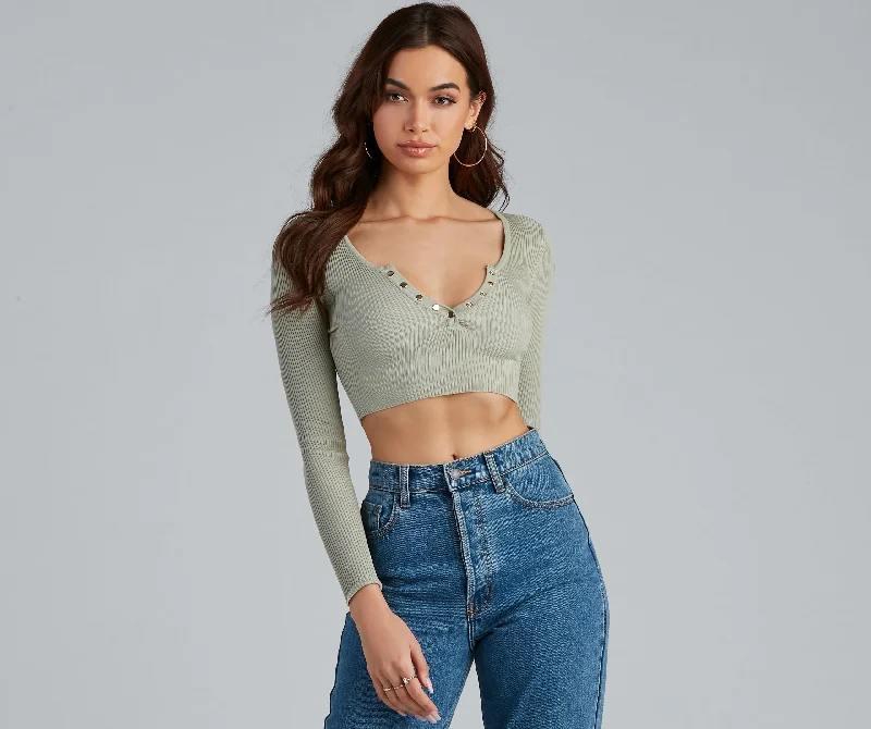 Athletic crop top for women with stretchy fabric and breathable mesh panel-Snap A Pose Crop Top